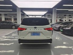 Toyota Sienna 2.5L Hybrid Platinum Edition - photo 19