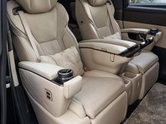 Toyota Alphard Hybrid 2.5L Premium Edition - фото 20
