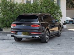 Bentley Bentayga 4.0T V8 Long Wheelbase - ფოტო 4
