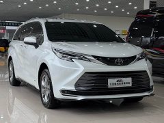 Toyota Sienna 2.5L Hybrid AWD Luxury - фото 1