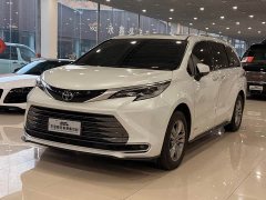Toyota Sienna 2.5L Hybrid AWD Luxury - фото 10