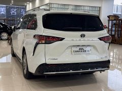 Toyota Sienna 2.5L Hybrid AWD Luxury - фото 11