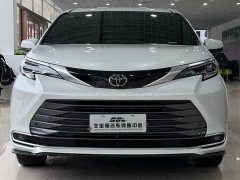 Toyota Sienna 2.5L Hybrid AWD Luxury - фото 2
