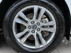 Toyota Sienna 2.5L Hybrid AWD Luxury - фото 8