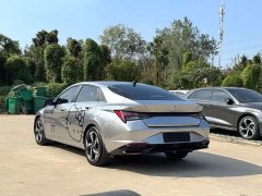 Hyundai Elantra 1.5L CVT Luxury - ფოტო 14