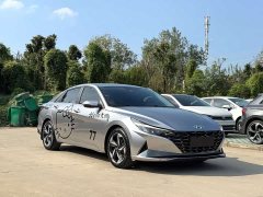 Hyundai Elantra 1.5L CVT Luxury - ფოტო 3