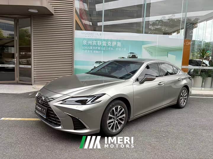 Lexus ES 300h Premium Edition - ავტომობილი ჩინეთიდან