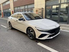 Hyundai Elantra 1.5L CVT Luxury - ფოტო 1