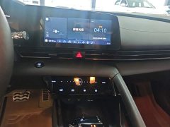 Hyundai Elantra 240TGDi DCT LUX Luxury Edition - photo 12