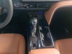 Toyota Camry 2.0GVP Luxury Edition - photo 13
