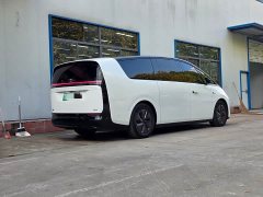 Li Auto MEGA Ultra Smart Refresh Edition - ფოტო 3