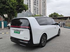 Li Auto MEGA Home Family Edition - ფოტო 8
