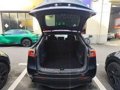 Tesla Model Y Rear-Wheel Drive - ფოტო 18