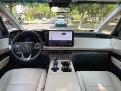 Lexus LM 350h Seven-Seater Elegant Edition - ფოტო 4