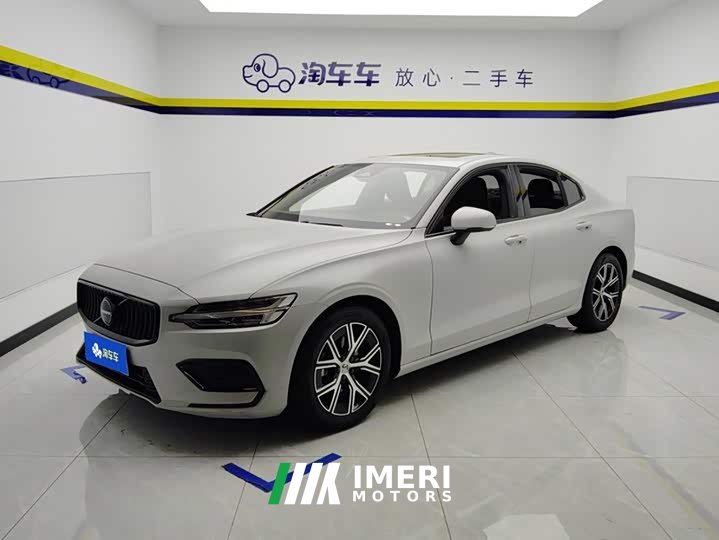 Volvo S60 B4 Smart Luxury Edition - автомобиль из Китая