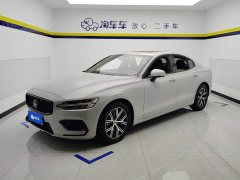 Volvo S60 B4 Smart Luxury Edition - фото 1