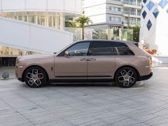 Rolls-Royce Cullinan Black Badge - ფოტო 7
