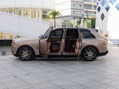 Rolls-Royce Cullinan Black Badge - ფოტო 8