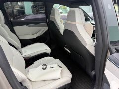 Tesla Model Y L Long Range All-Wheel Drive - ფოტო 9