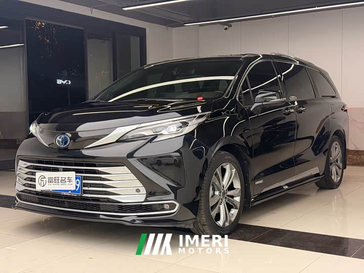 Toyota Sienna 2.5L Hybrid Platinum Edition - car from China
