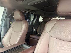 Toyota Sienna 2.5L Hybrid Platinum Edition - photo 13