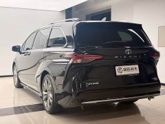 Toyota Sienna 2.5L Hybrid Platinum Edition - photo 4
