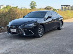 Lexus ES 300h Premium Edition - ფოტო 1