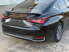 Lexus ES 300h Premium Edition - ფოტო 15