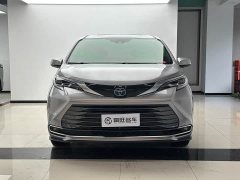 Toyota Sienna 2.5L Hybrid Premium Edition - ფოტო 3