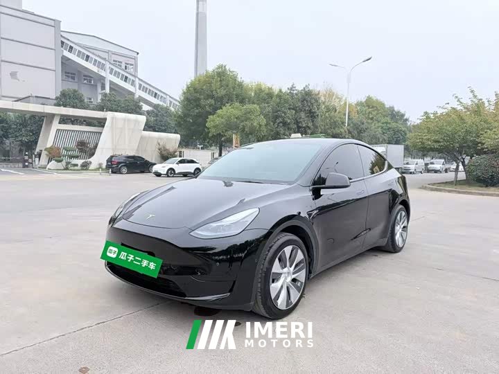 Tesla Model Y Facelift Rear-Wheel Drive