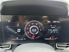 Hyundai Elantra 1.5L CVT Luxury - ფოტო 10
