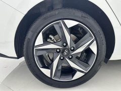 Hyundai Elantra 1.5L CVT Luxury - ფოტო 16