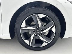Hyundai Elantra 1.5L CVT Luxury - ფოტო 17