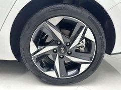 Hyundai Elantra 1.5L CVT Luxury - ფოტო 18