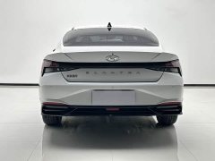 Hyundai Elantra 1.5L CVT Luxury - ფოტო 4