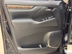 Toyota Alphard Hybrid 2.5L Luxury - photo 12
