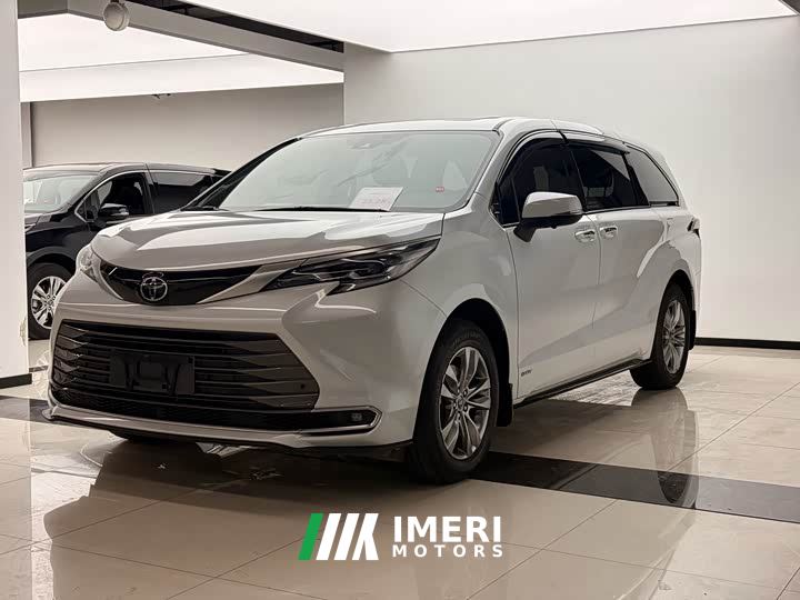 Toyota Sienna 2.5L Hybrid AWD Luxury