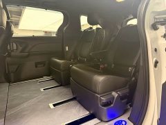 Toyota Sienna 2.5L Hybrid AWD Luxury - photo 12