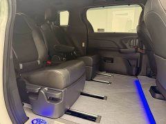 Toyota Sienna 2.5L Hybrid AWD Luxury - photo 18