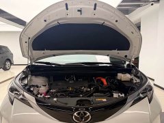 Toyota Sienna 2.5L Hybrid AWD Luxury - photo 8