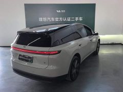 Li Auto i8 Standard Edition - фото 3