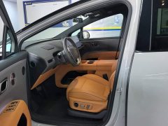 Li Auto i8 Standard Edition - фото 9