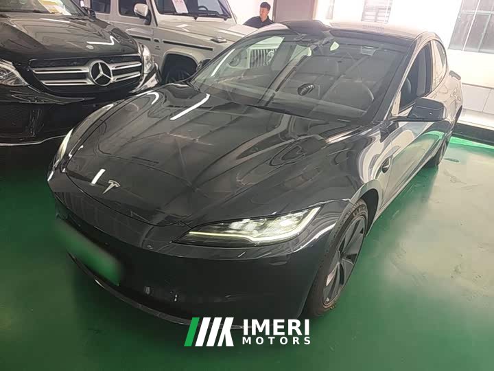 Tesla Model 3 Rear-Wheel Drive