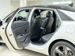 Hyundai Elantra 240TGDi DCT TOP Flagship Edition - ფოტო 11