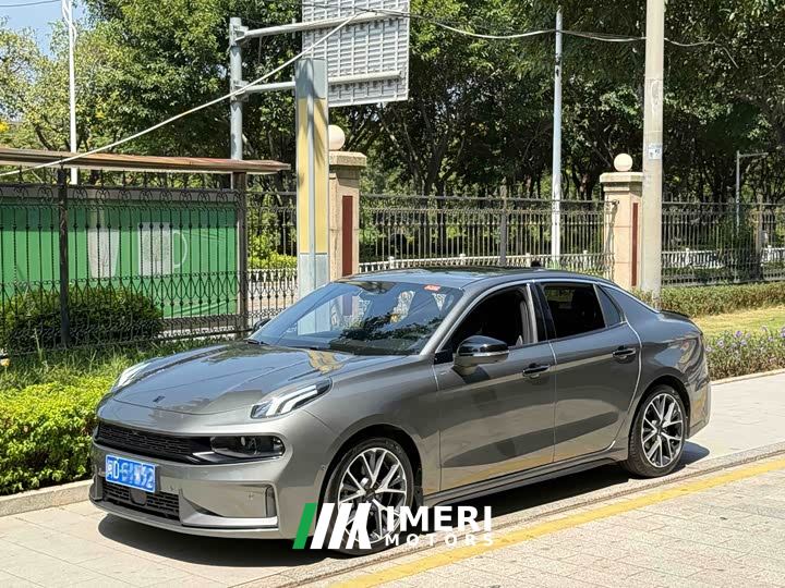 Lynk & Co 03 1.5T DCT Pro
