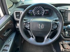 Honda Odyssey 2.0L Sharp Premium Edition - ფოტო 6