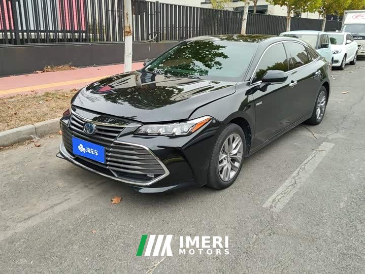 Toyota Avalon Hybrid 2.5L Luxury National VI