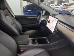 Tesla Model Y Standard Range RWD - photo 12