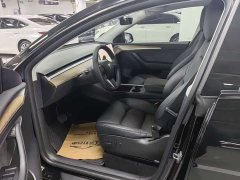 Tesla Model Y Standard Range RWD - photo 6