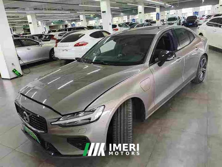 Volvo S60 Plug-in Hybrid T8 E-Drive Hybrid AWD Smart Elegant Sport Edition - автомобиль из Китая